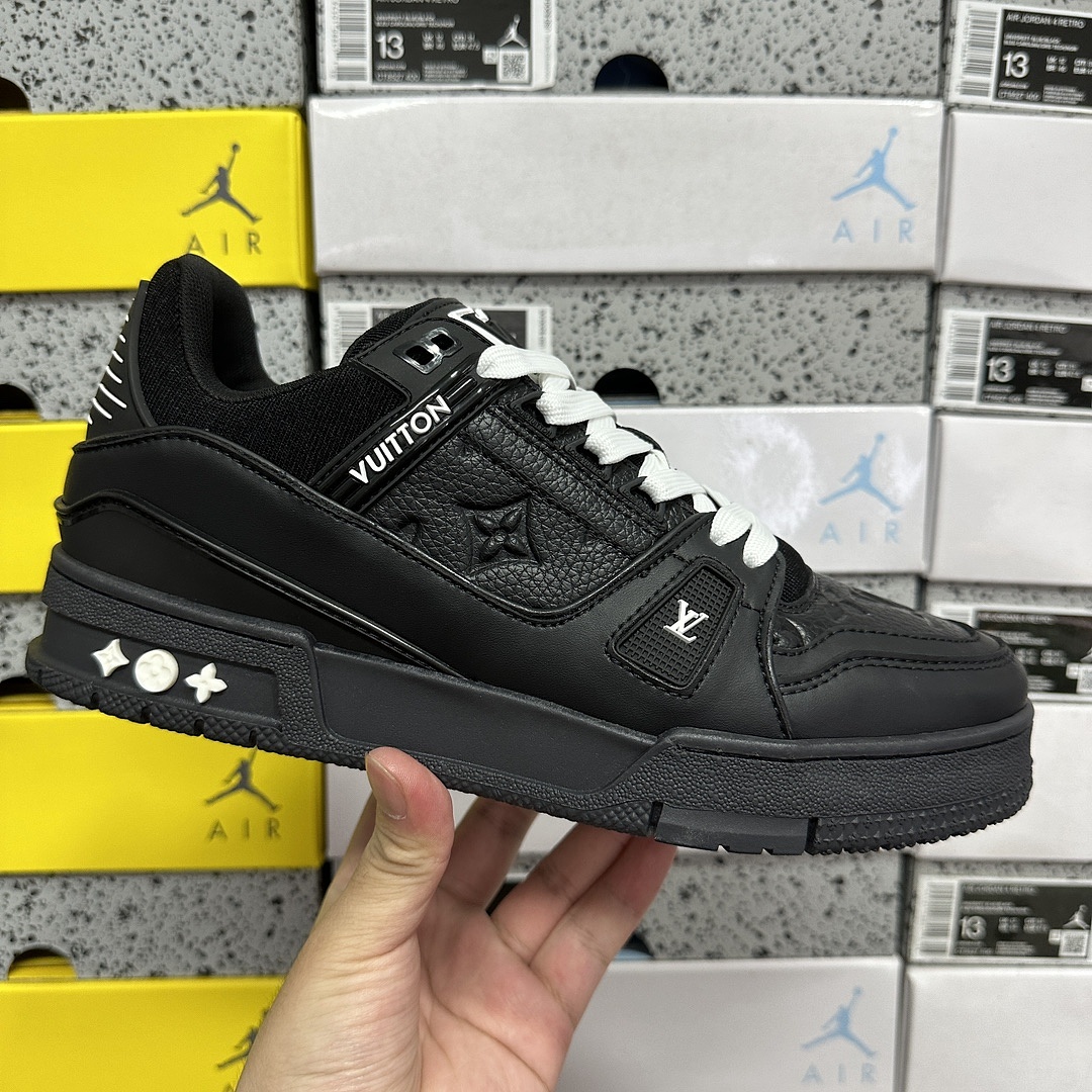 Louis Vuitton Trainer 1-05 - Image 9