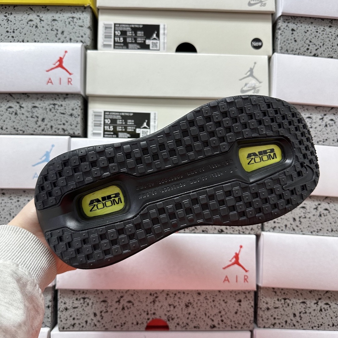 Nike Vomero Premium HQ2050-212 - Image 10
