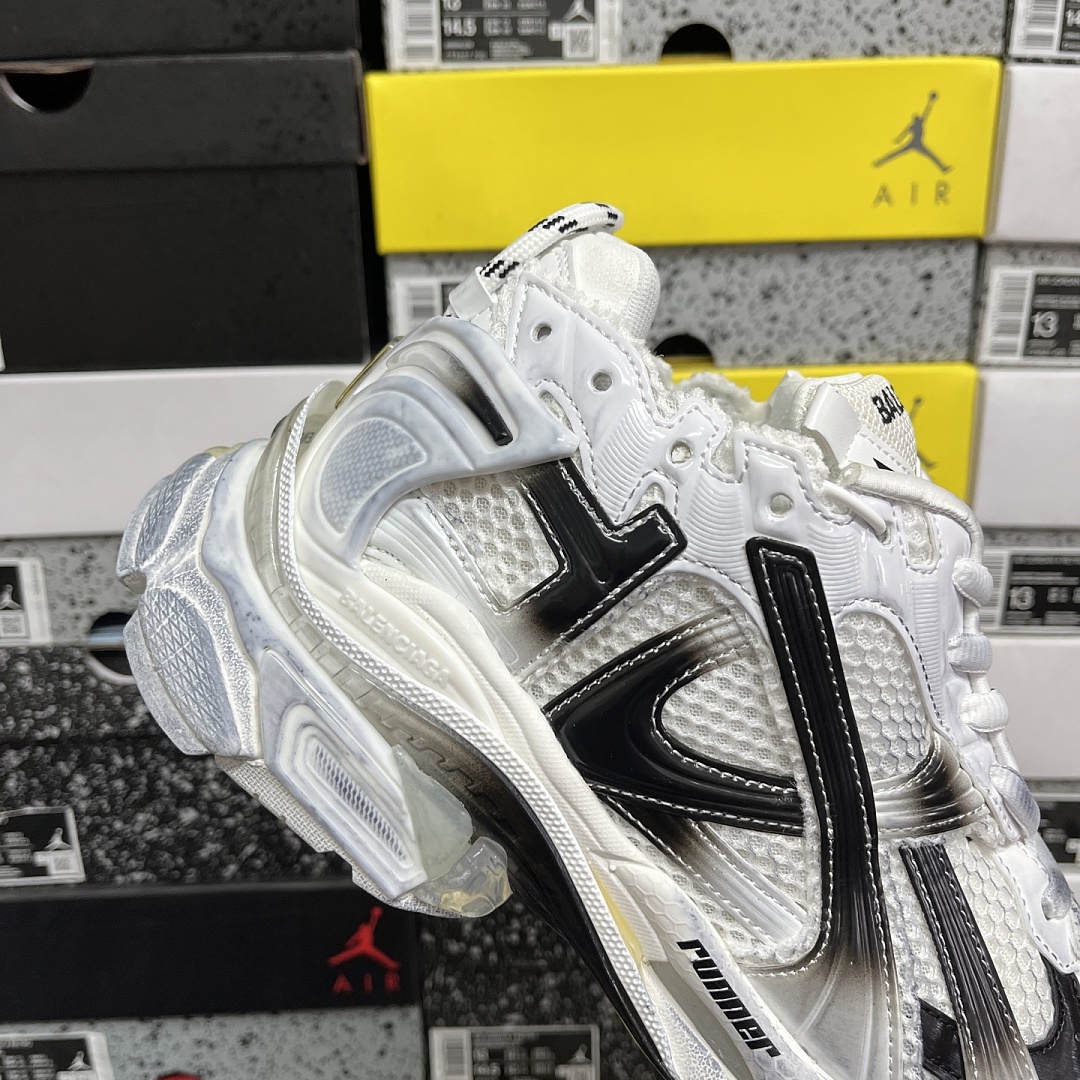 Balenciaga BLCG Runner 7.5 - Image 3