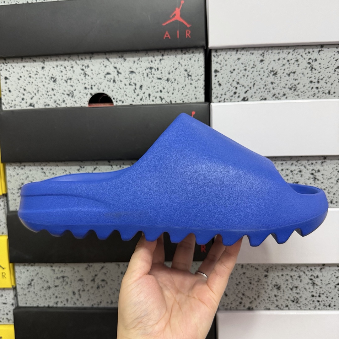Adidas Slide/Foam Runner - Image 46