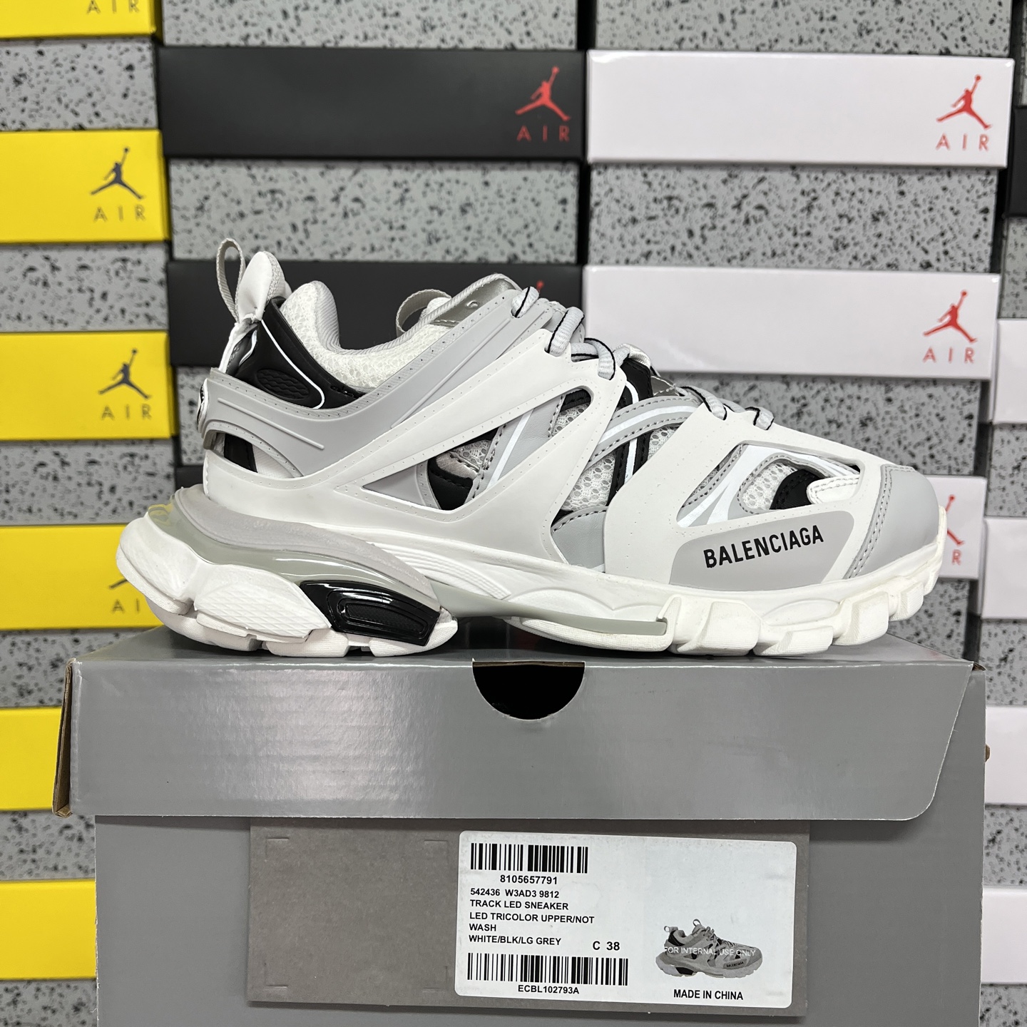 Balenciaga BLCG Track 3.0 - Image 11