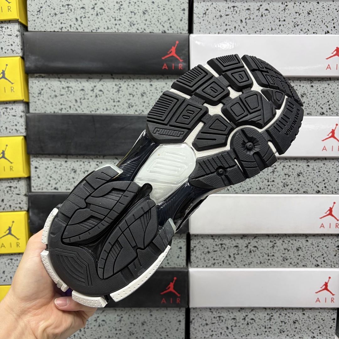 Balenciaga Runner LED 7 Gen - Image 7