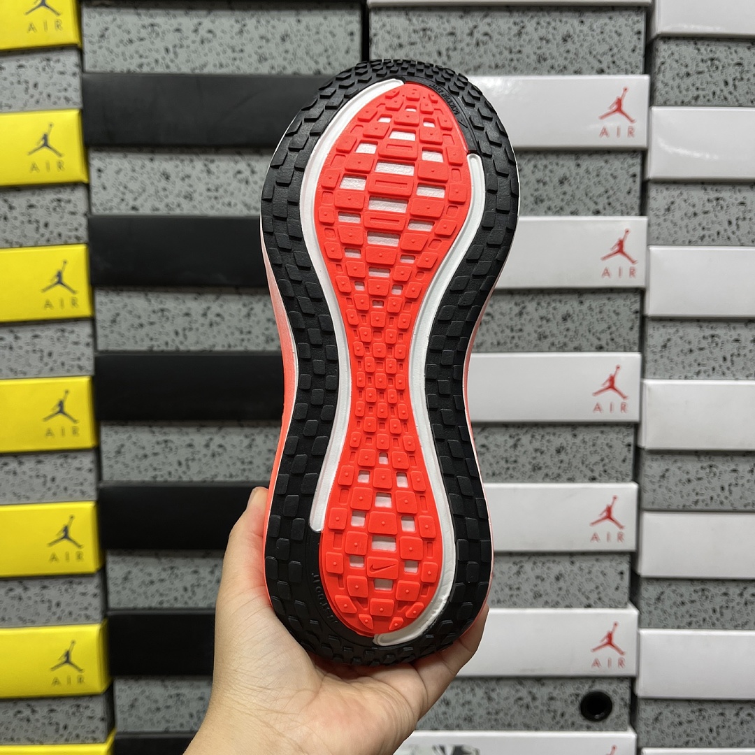 Nike Vomero Plus - Image 3
