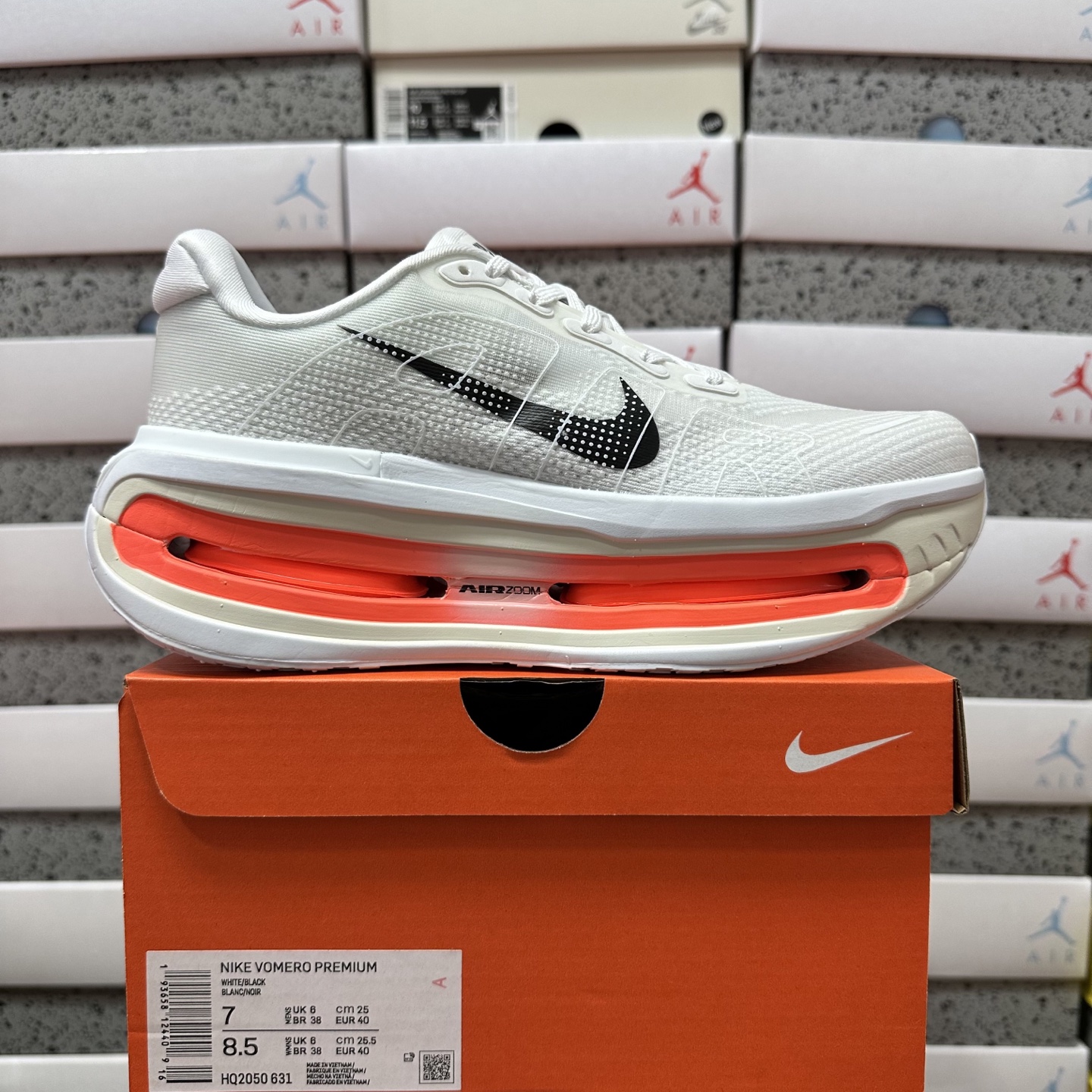 Nike Vomero Premium HQ2050-631 - Image 11