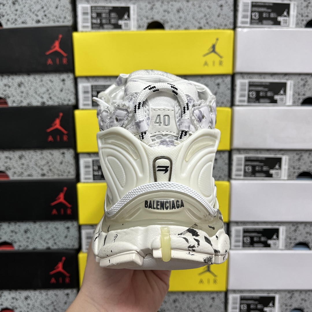 Balenciaga BLCG Runner 7.5 - Image 4