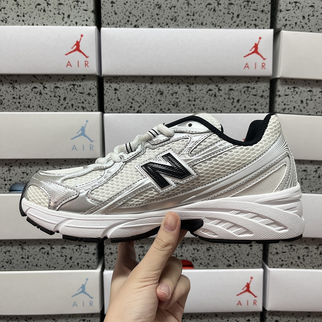 New Balance 740 (White Silver Metallic Navy) - Image 3