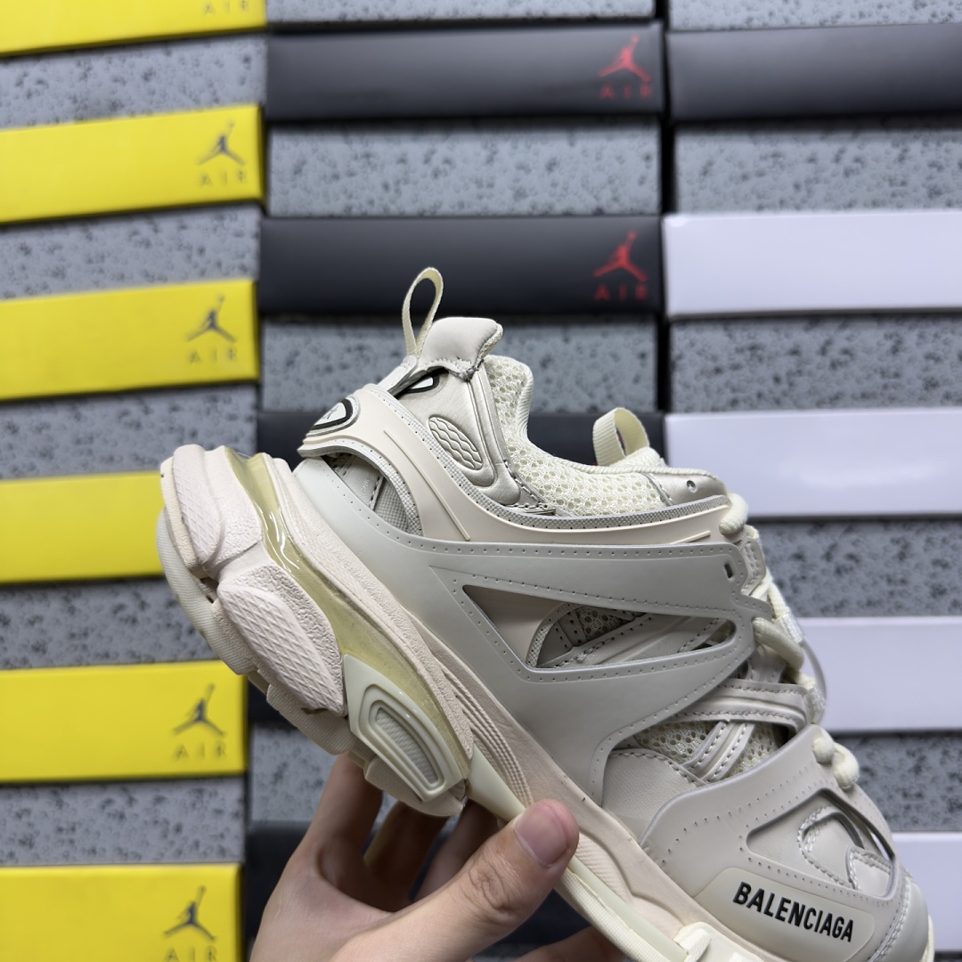 Balenciaga BLCG Track 4162 Off White Black Label - Image 2