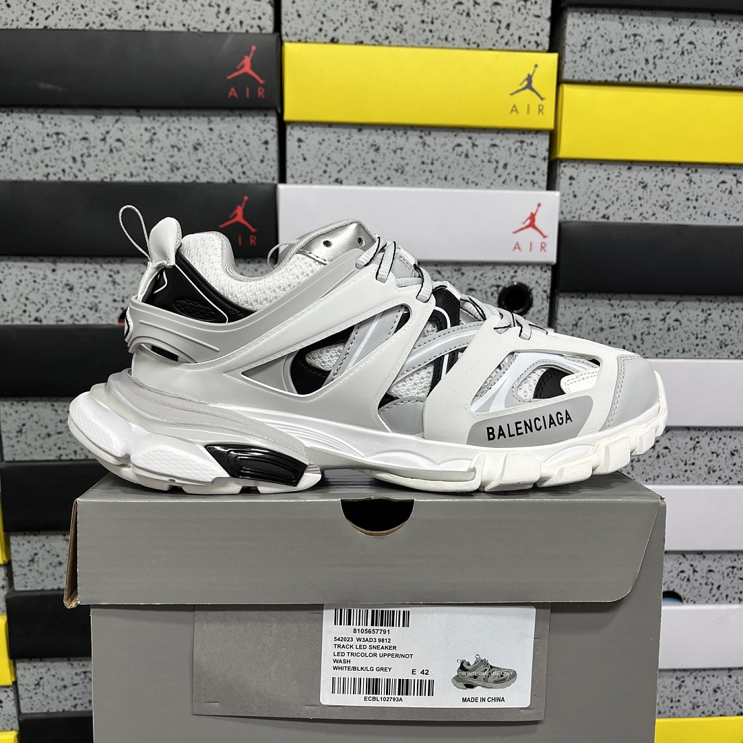 Balenciaga Track 9812