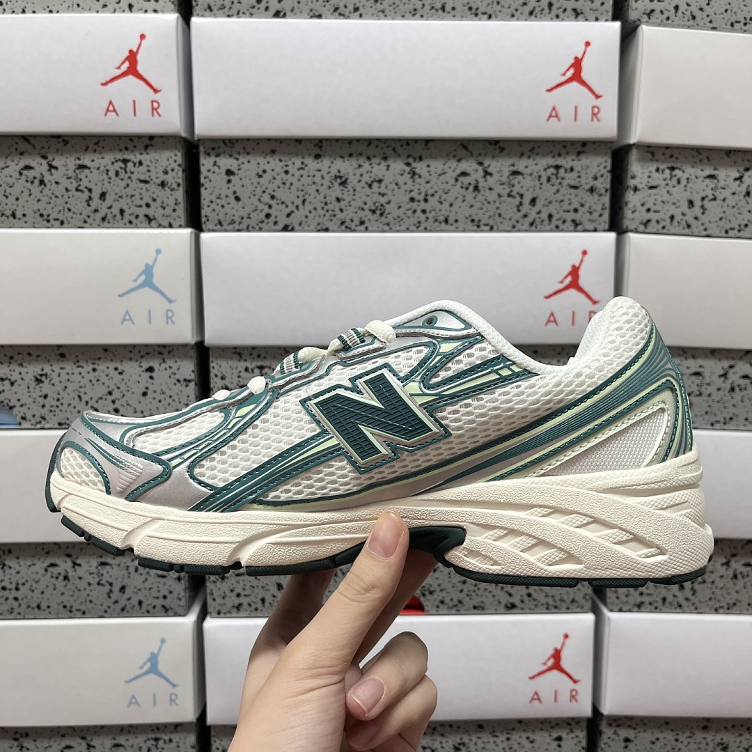 New Balance 740V2 - Image 2