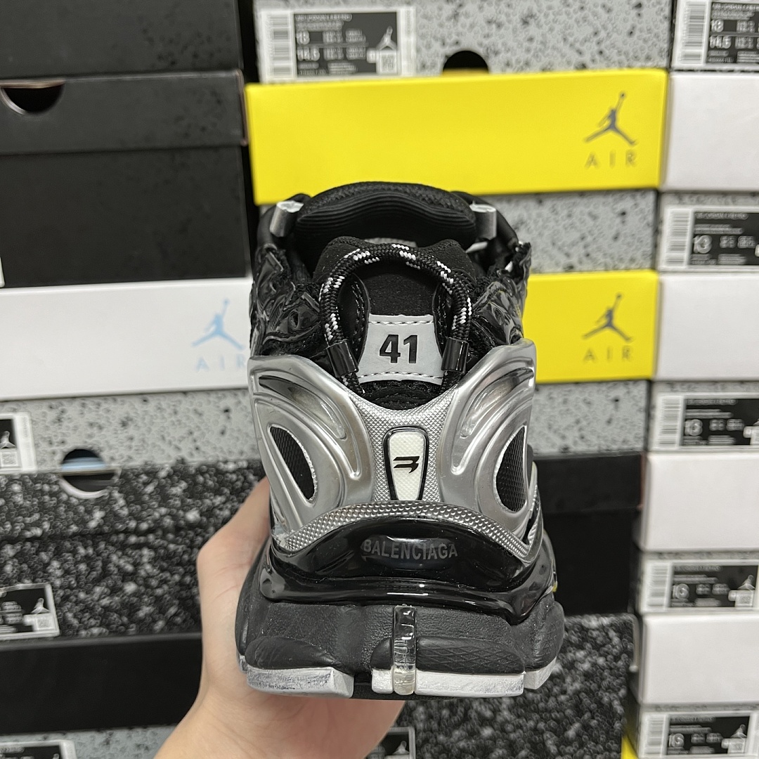 Balenciaga BLCG Runner 7.5 - Image 10