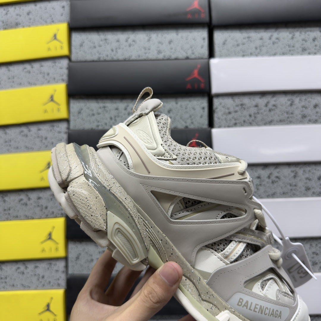 Balenciaga BLCG Track 9697 Off White Label - Image 5