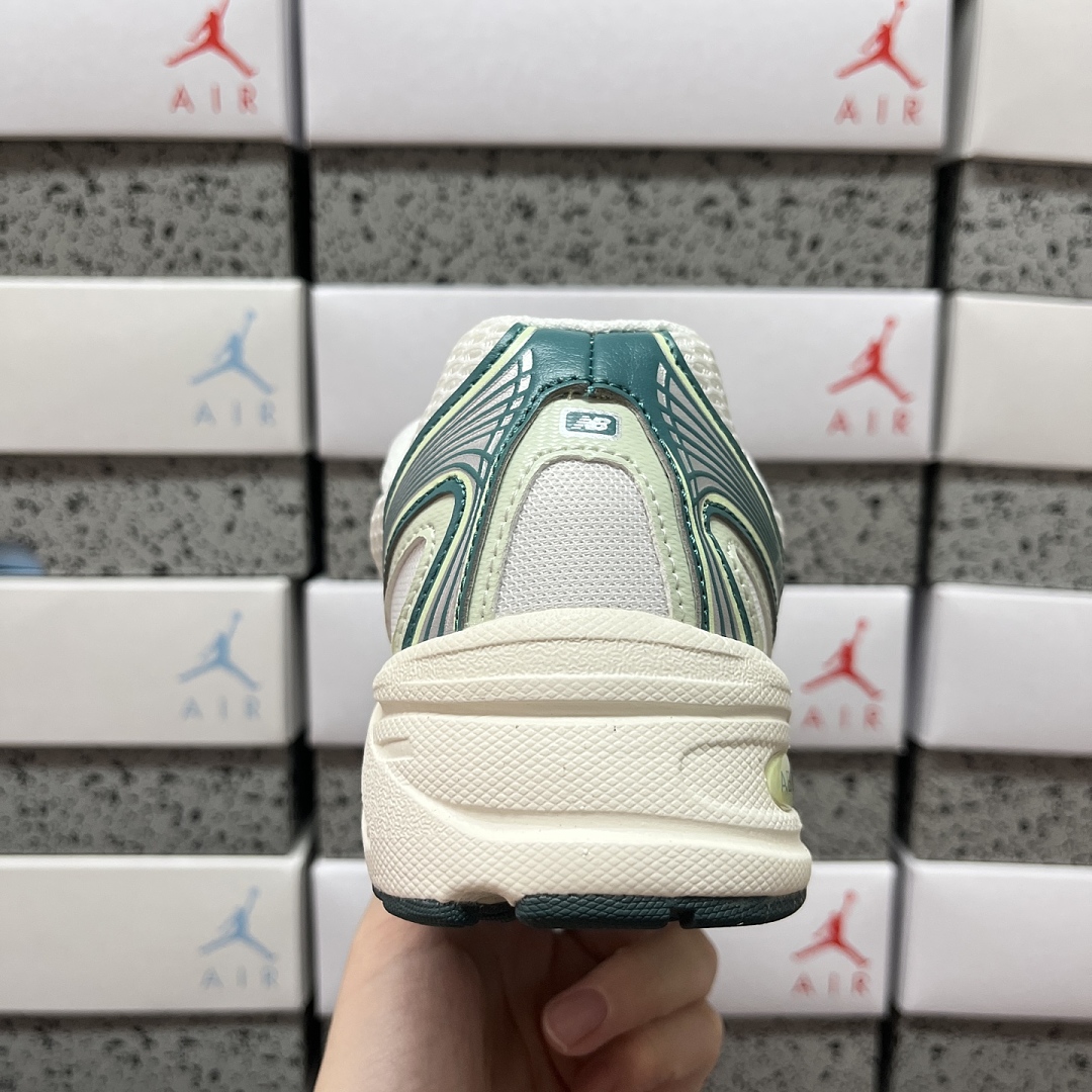 New Balance 740V2 - Image 3