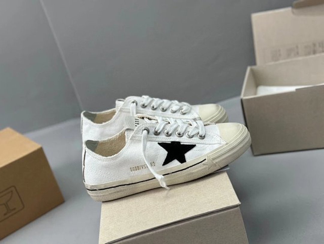 Golden Goose Deluxe Brand White Canvas Black Star - Image 4