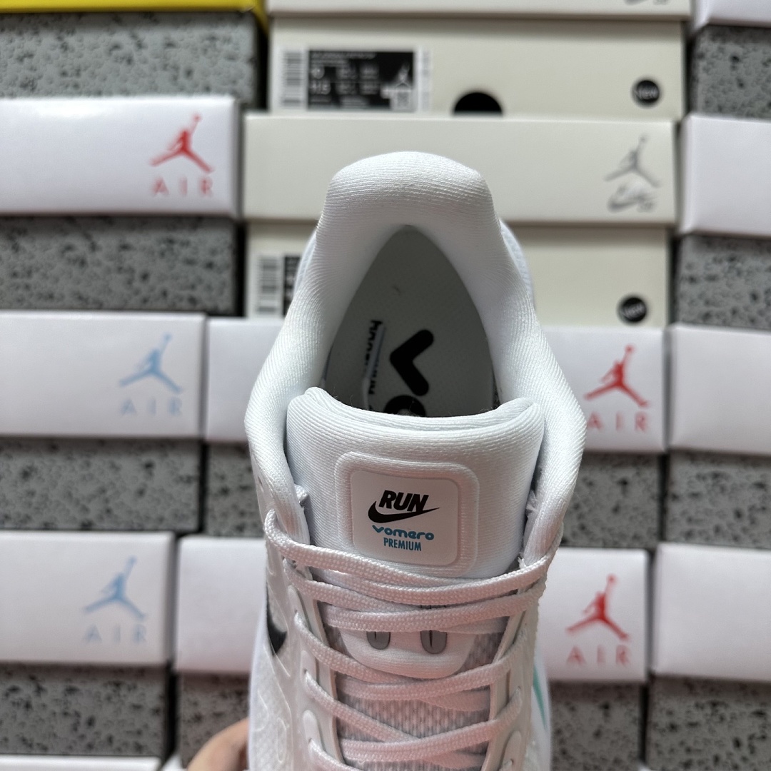 Nike Vomero Premium HQ2050-836 - Image 6