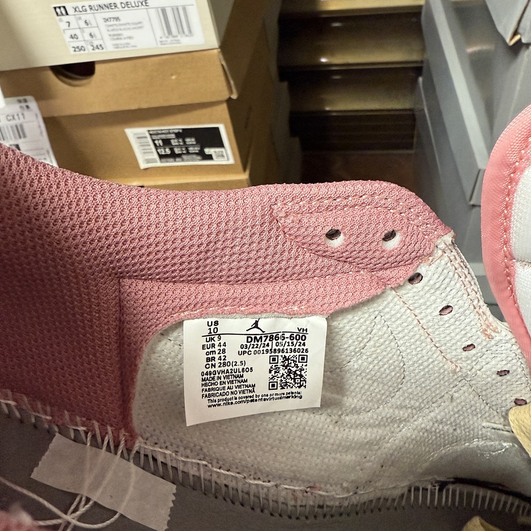 Nike Travis Scott X Air Jordan 1 Low "Shy (Pink") - Image 3