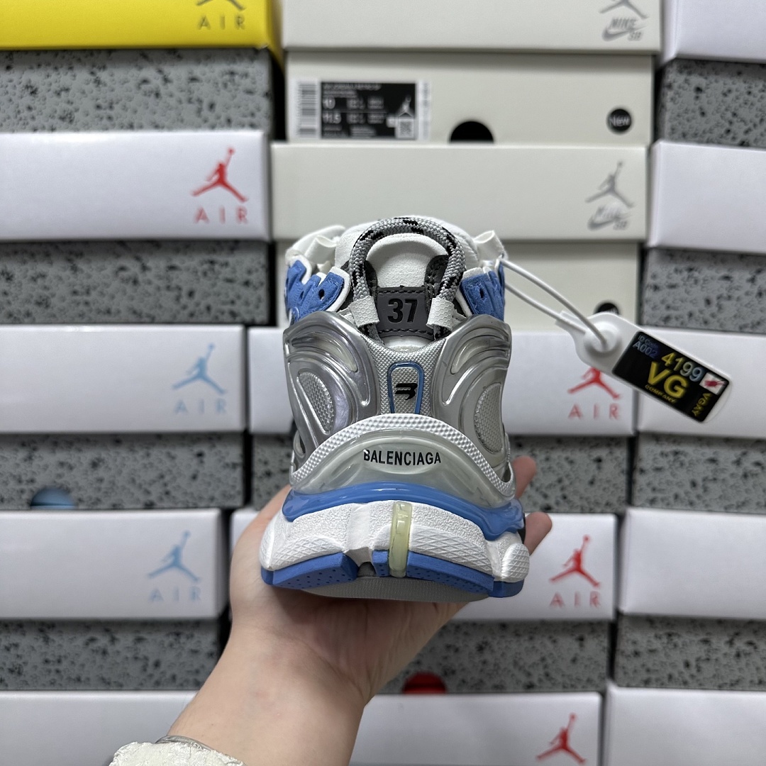 Balenciaga BLCG Runner - Image 10