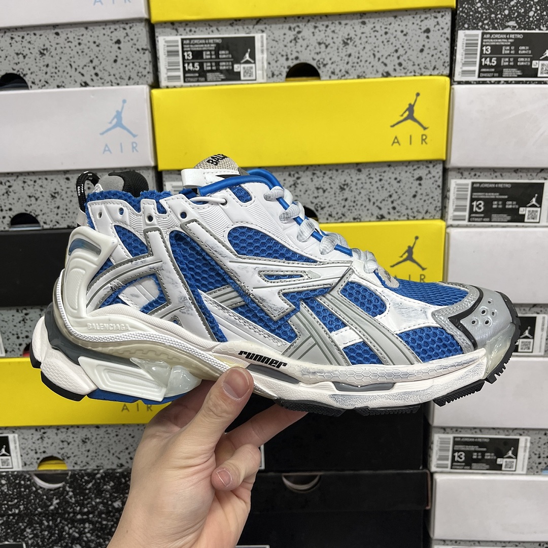 Balenciaga BLCG Runner 7.0 - Image 10
