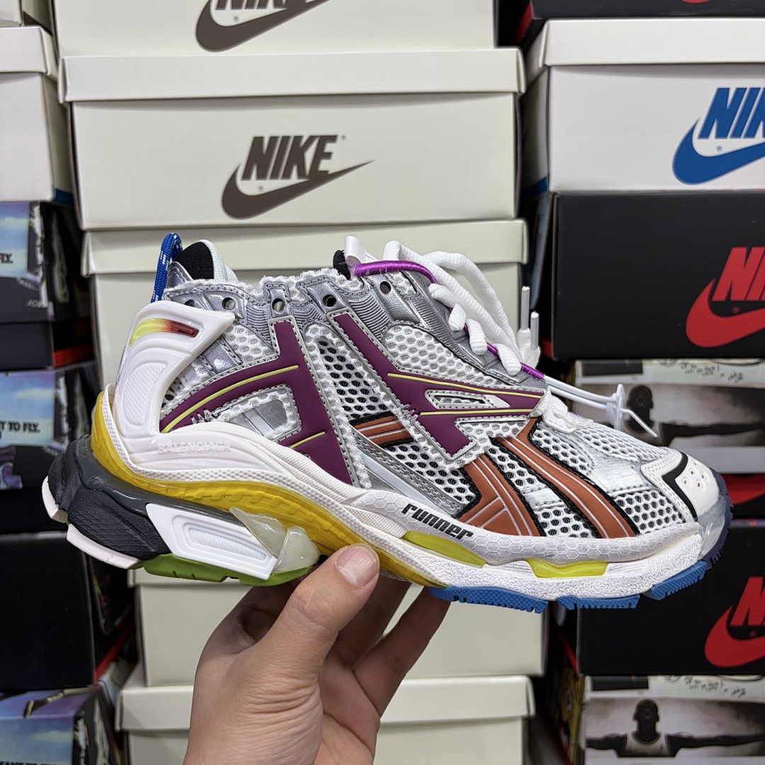 Balenciaga BLCG Runner7.0 - Image 66