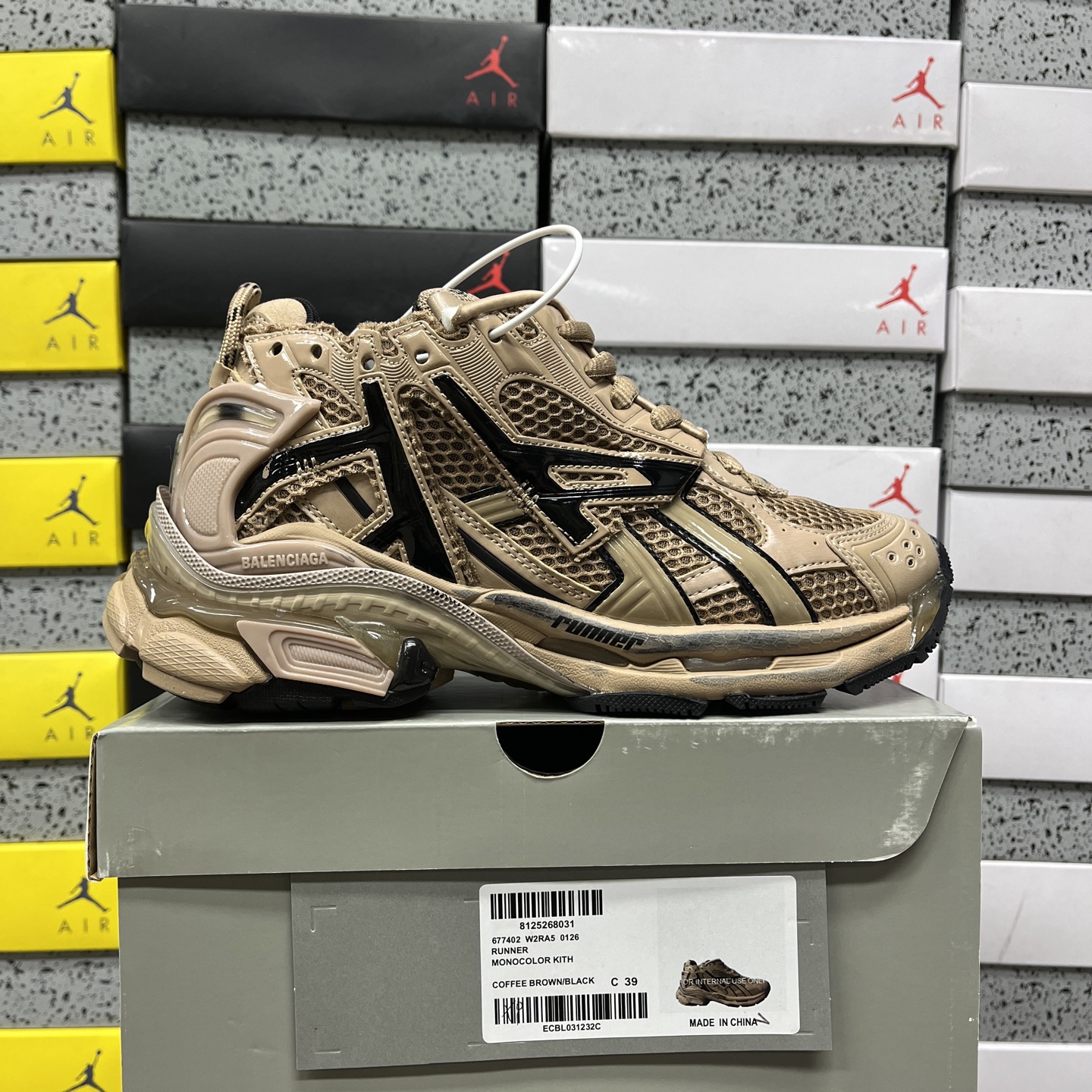Balenciaga BLCG Runner - Image 101