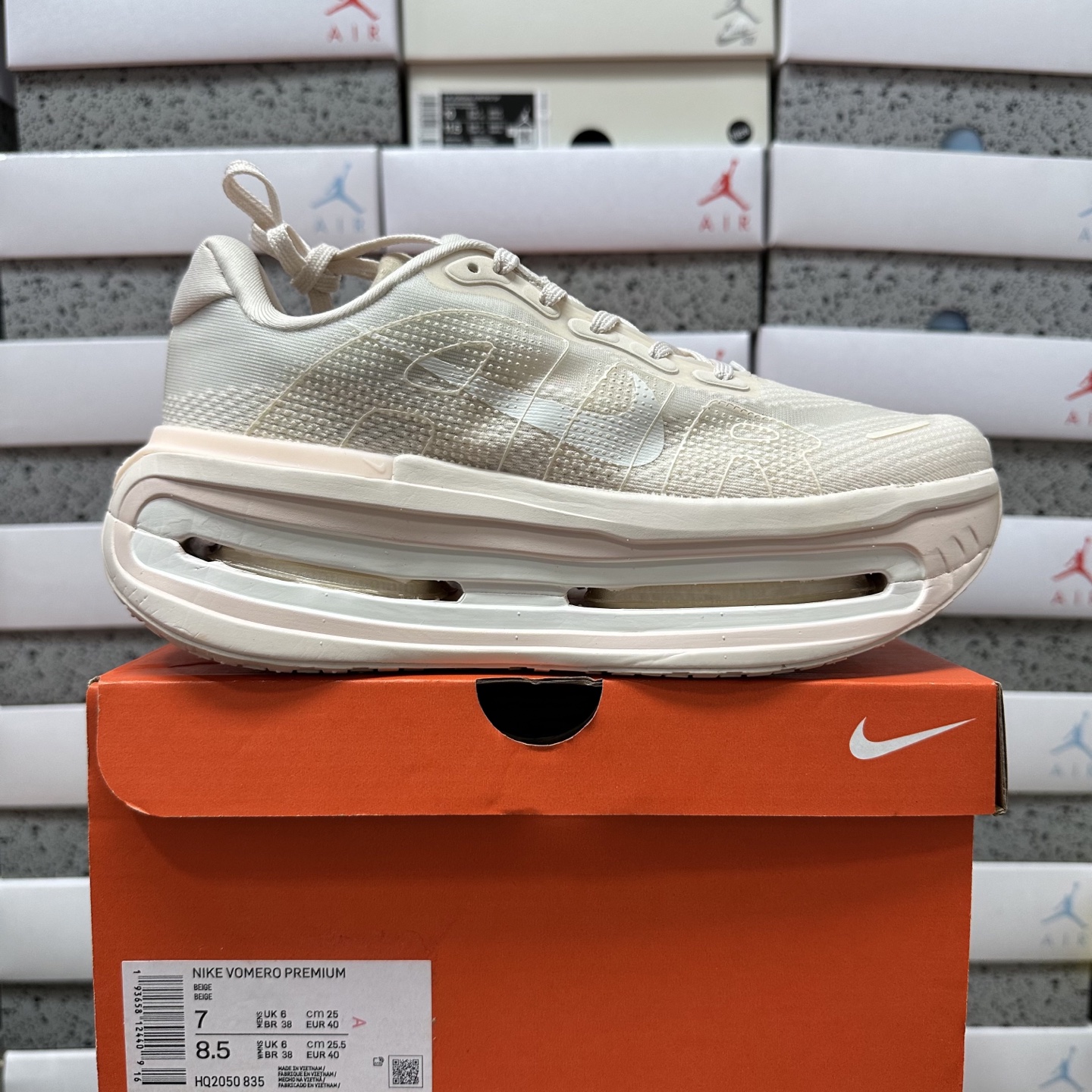 Nike Vomero Premium HQ2050-835 - Image 11