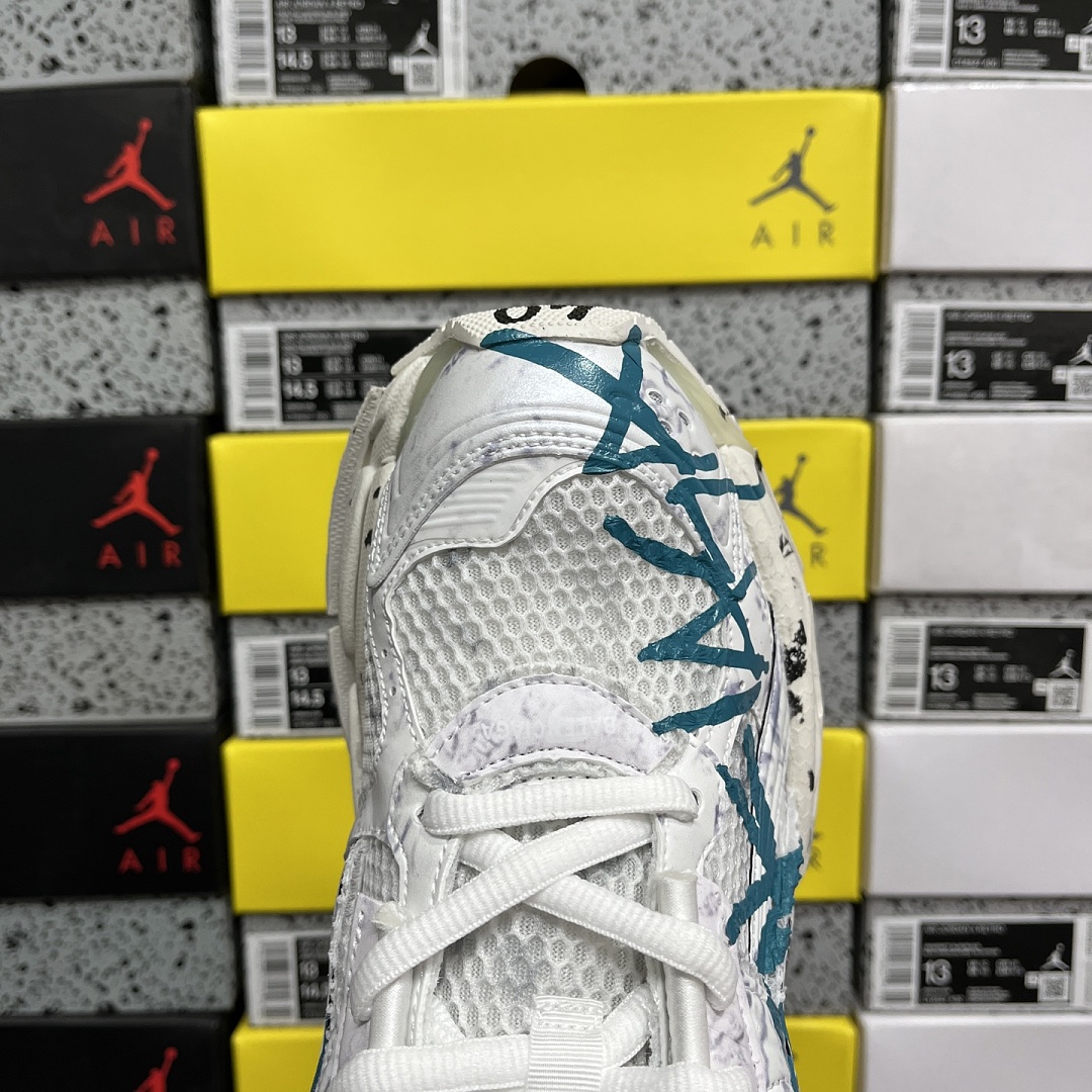 Balenciaga BLCG Runner 7.5 - Image 9