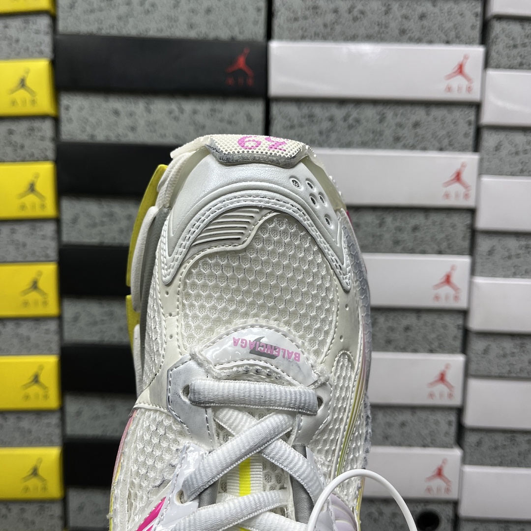Balenciaga BLCG Runner - Image 32