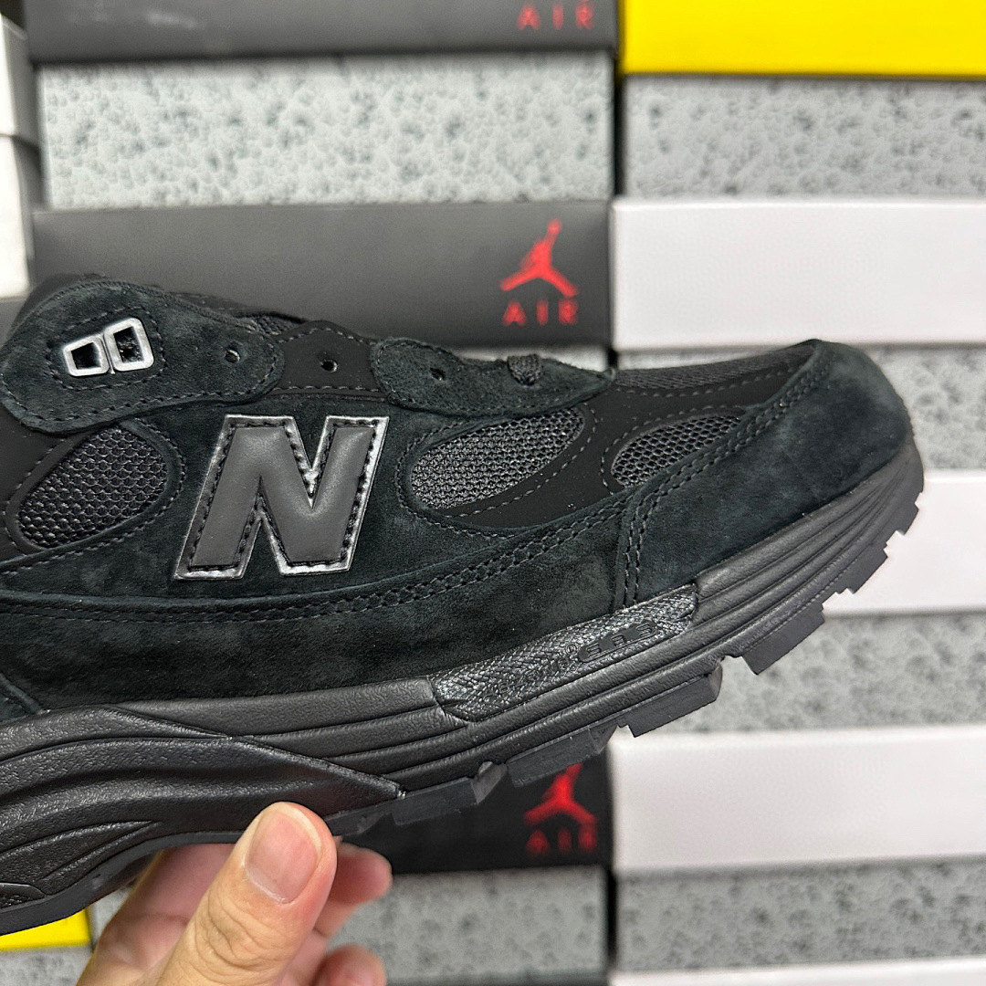 New Balance 992 (Triple Black) - Image 5