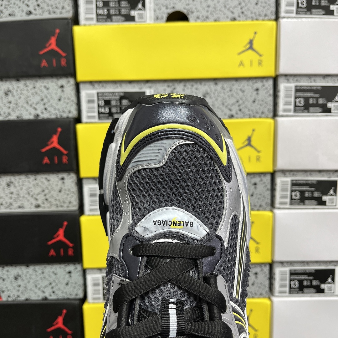 Balenciaga BLCG Runner 7.5 - Image 6