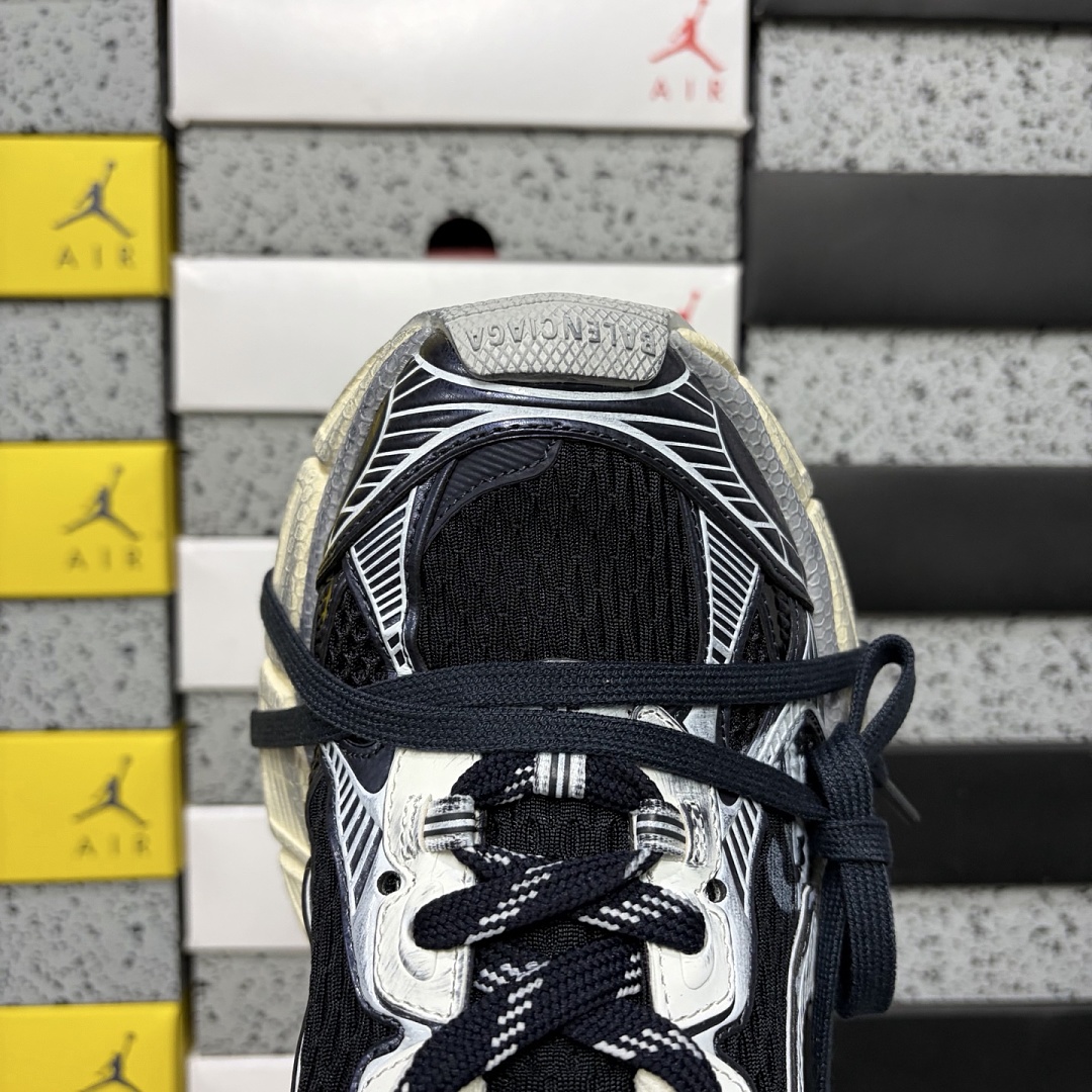 Balenciaga 3XL - Image 11