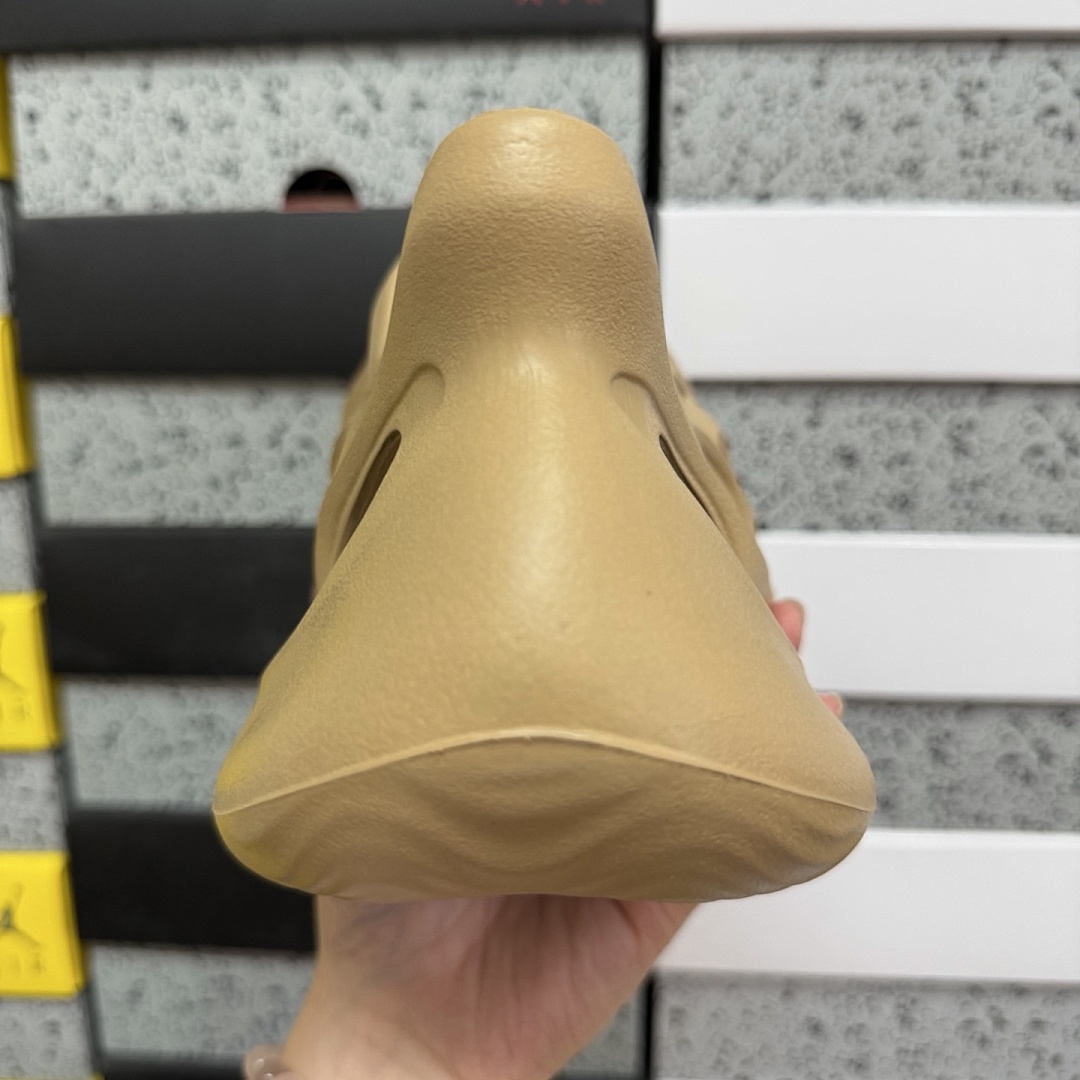 Adidas Slide/Foam Runner - Image 25