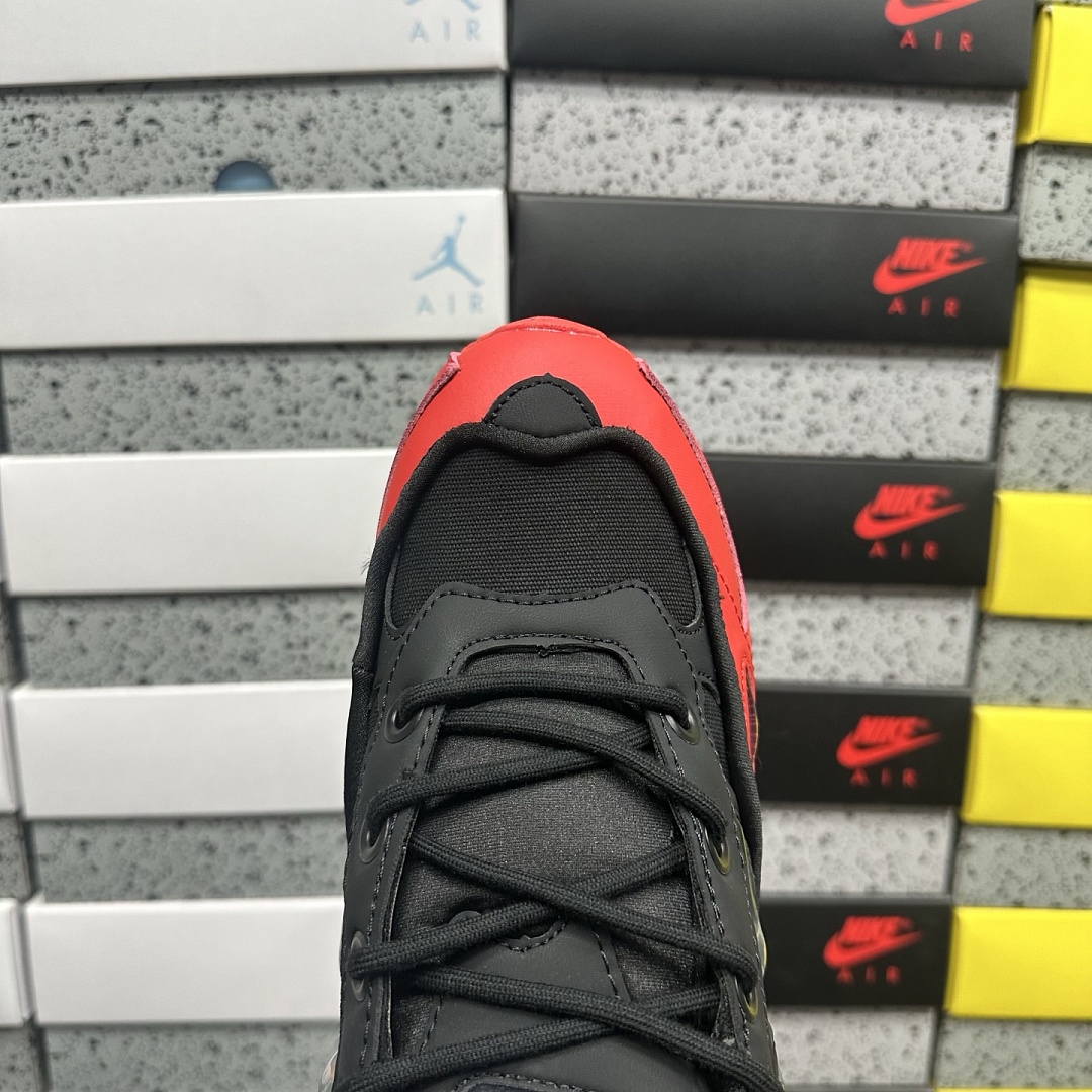 On Running Ozweego 3 Raf Simons Black Scarlet - Image 6