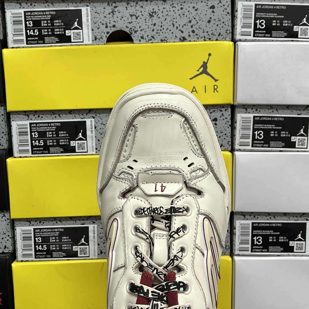 Balenciaga Hamptons Sneakers - Image 9