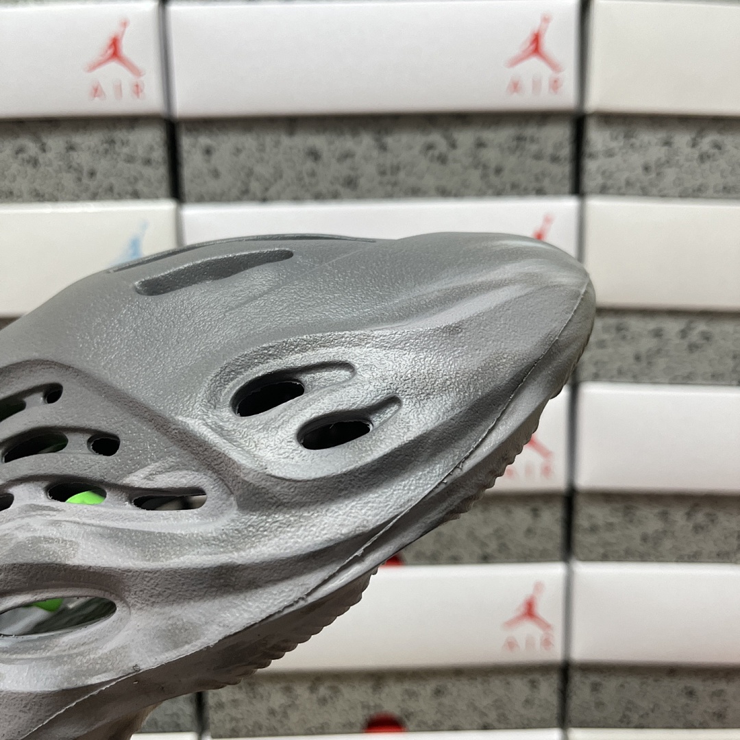 Adidas Slide/Foam Runner - Image 7
