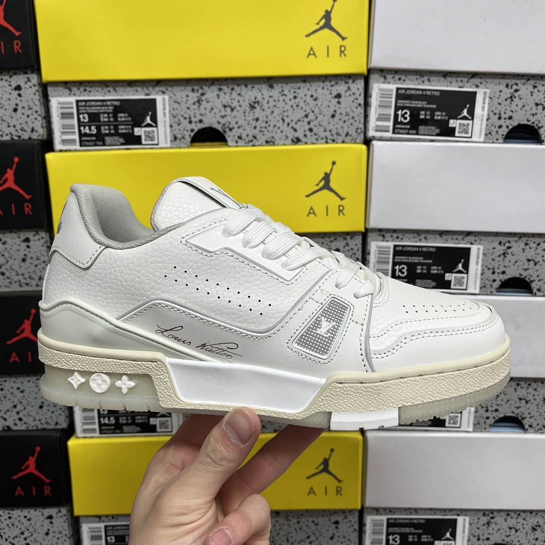 Louis Vuitton Trainer V2-03 - Image 5