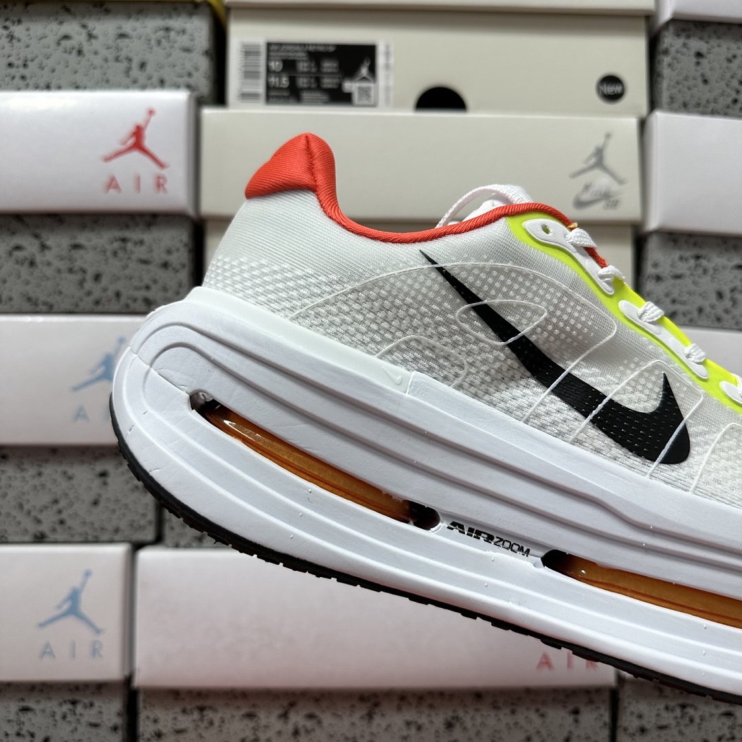 Nike Vomero Premium HQ2050-140 - Image 3