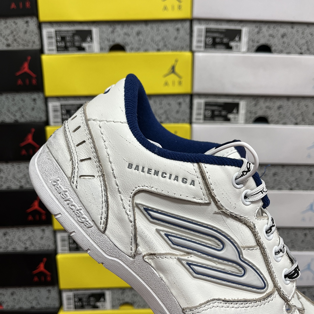 Balenciaga Hamptons Sneakers - Image 5