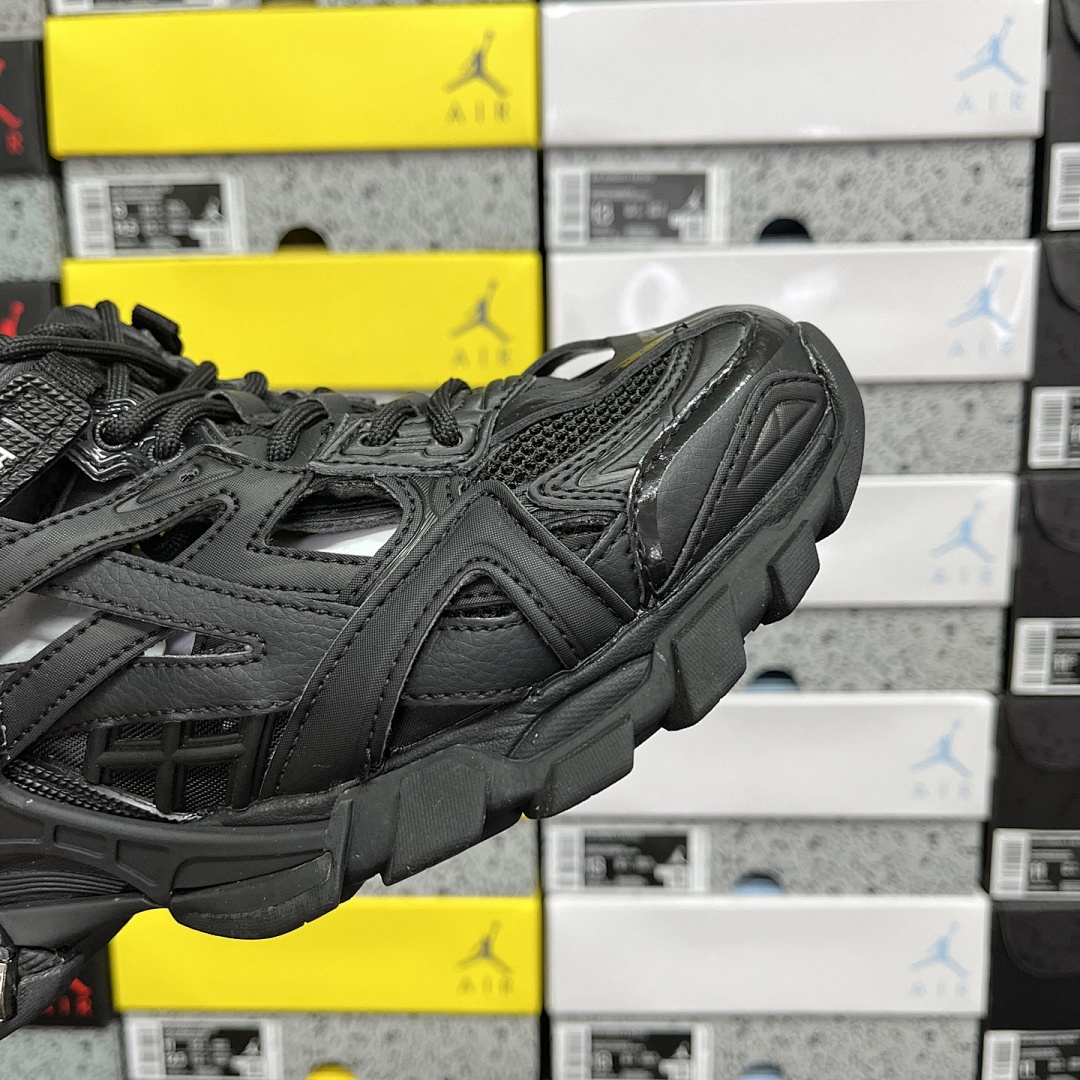 Balenciaga Track 2.0 - Image 46