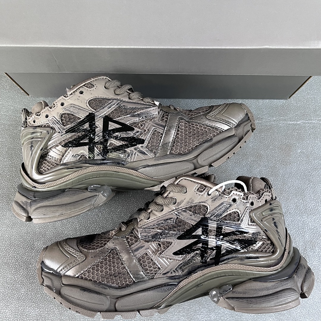 Balenciaga Runner - Image 25
