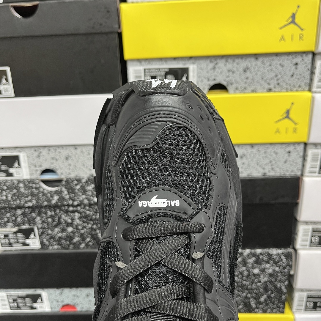 Balenciaga BLCG Runner 7.5 - Image 5