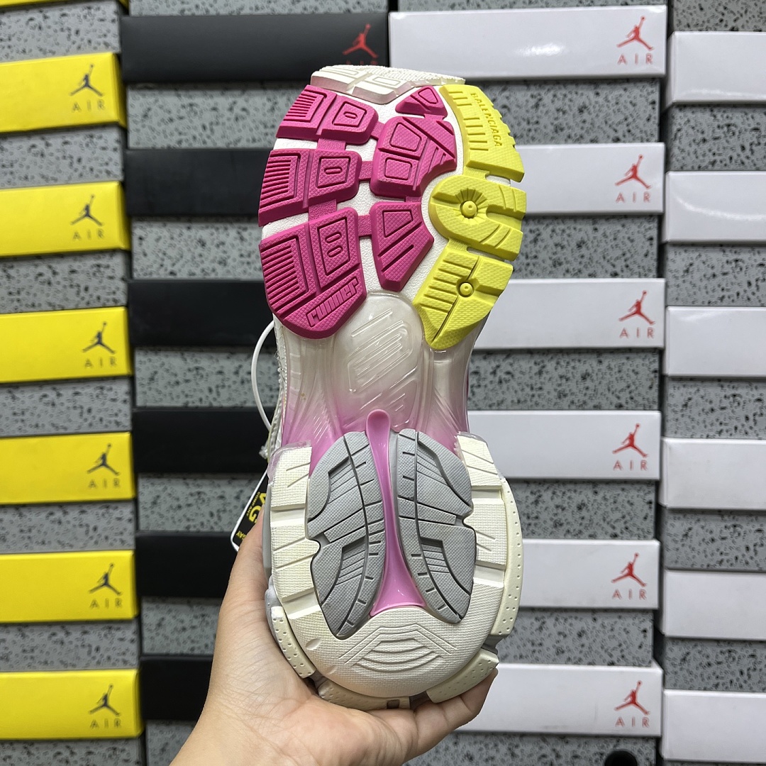 Balenciaga BLCG Runner - Image 34