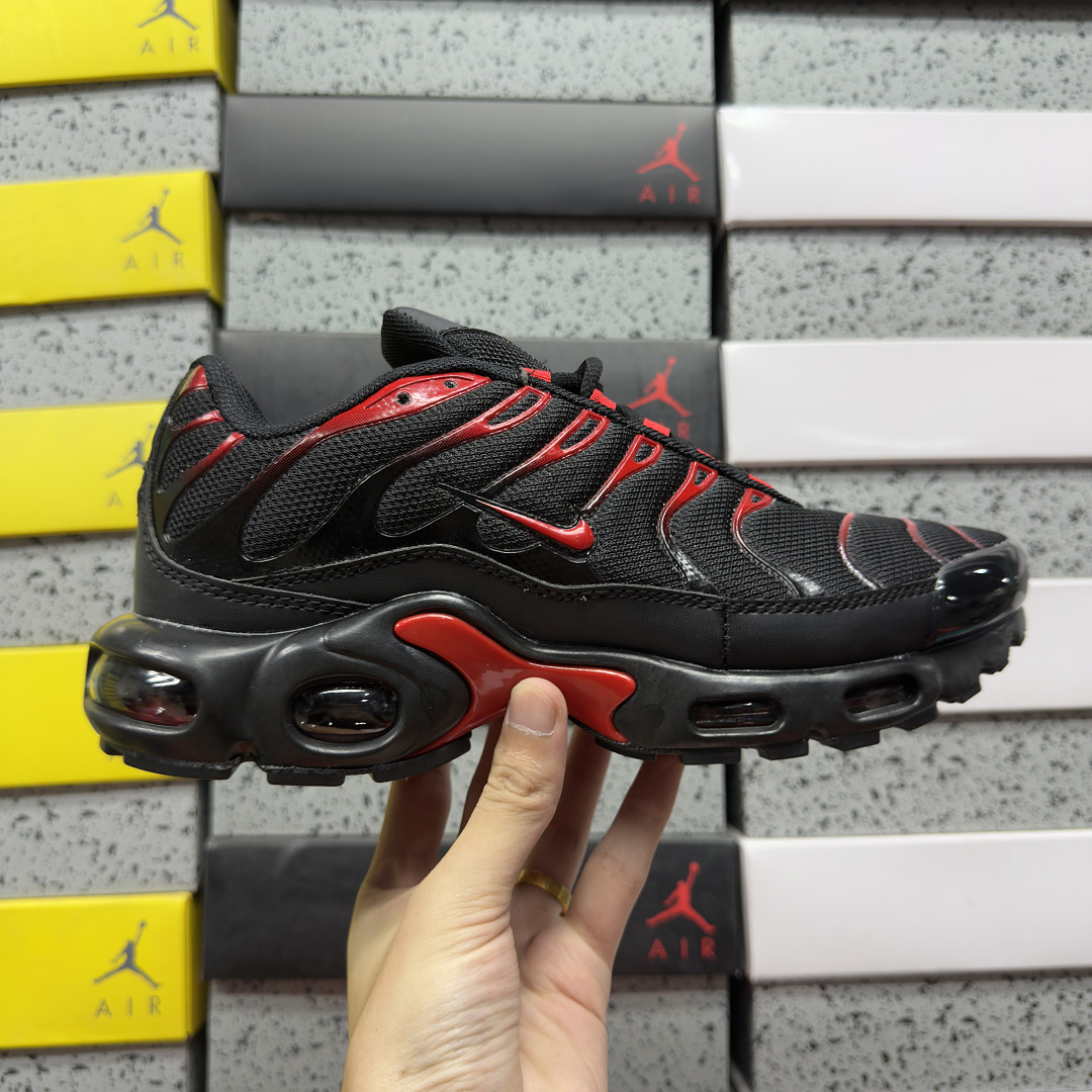 Nike Air Max Plus (Bred) - Image 8