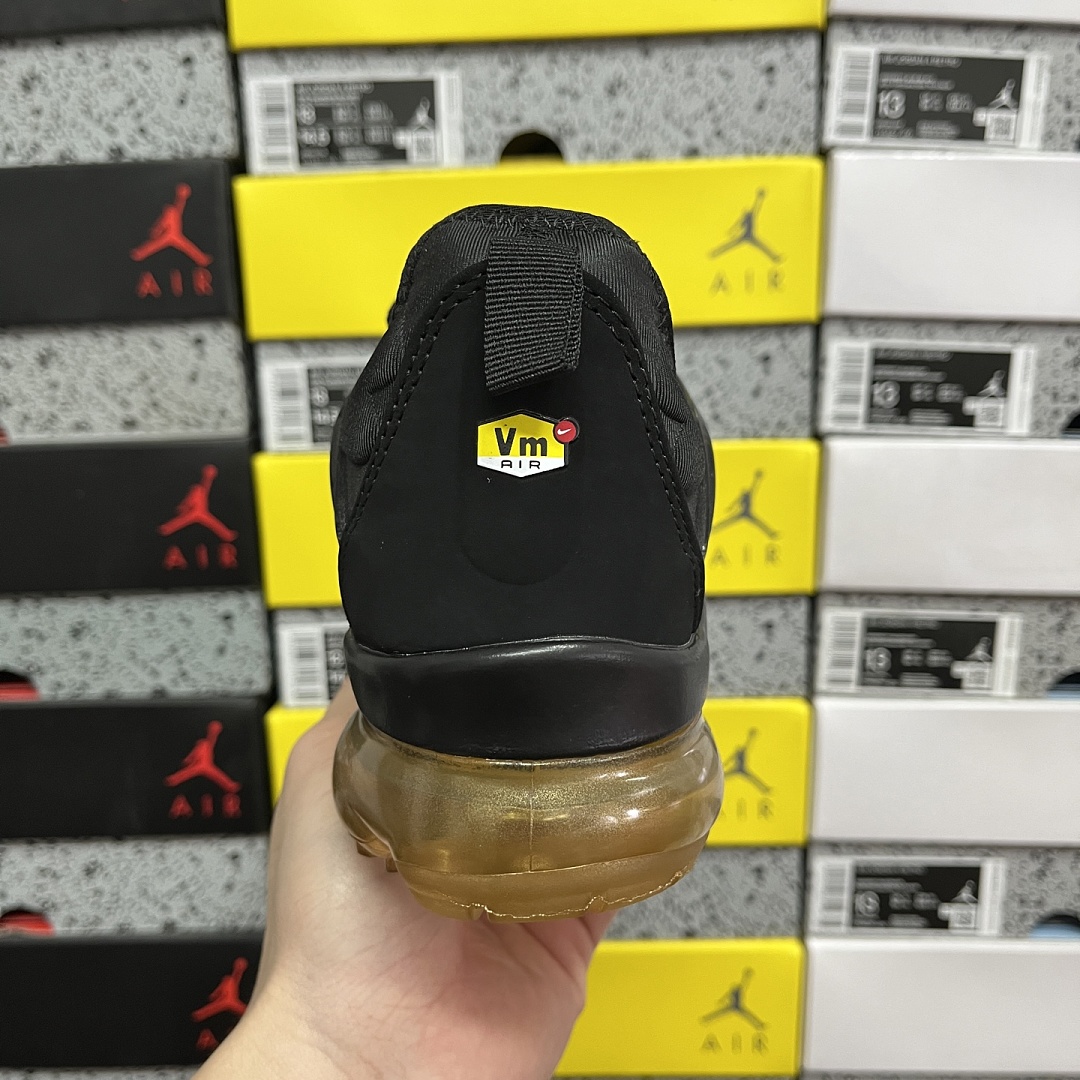 Nike Air VaporMax Plus - Image 9
