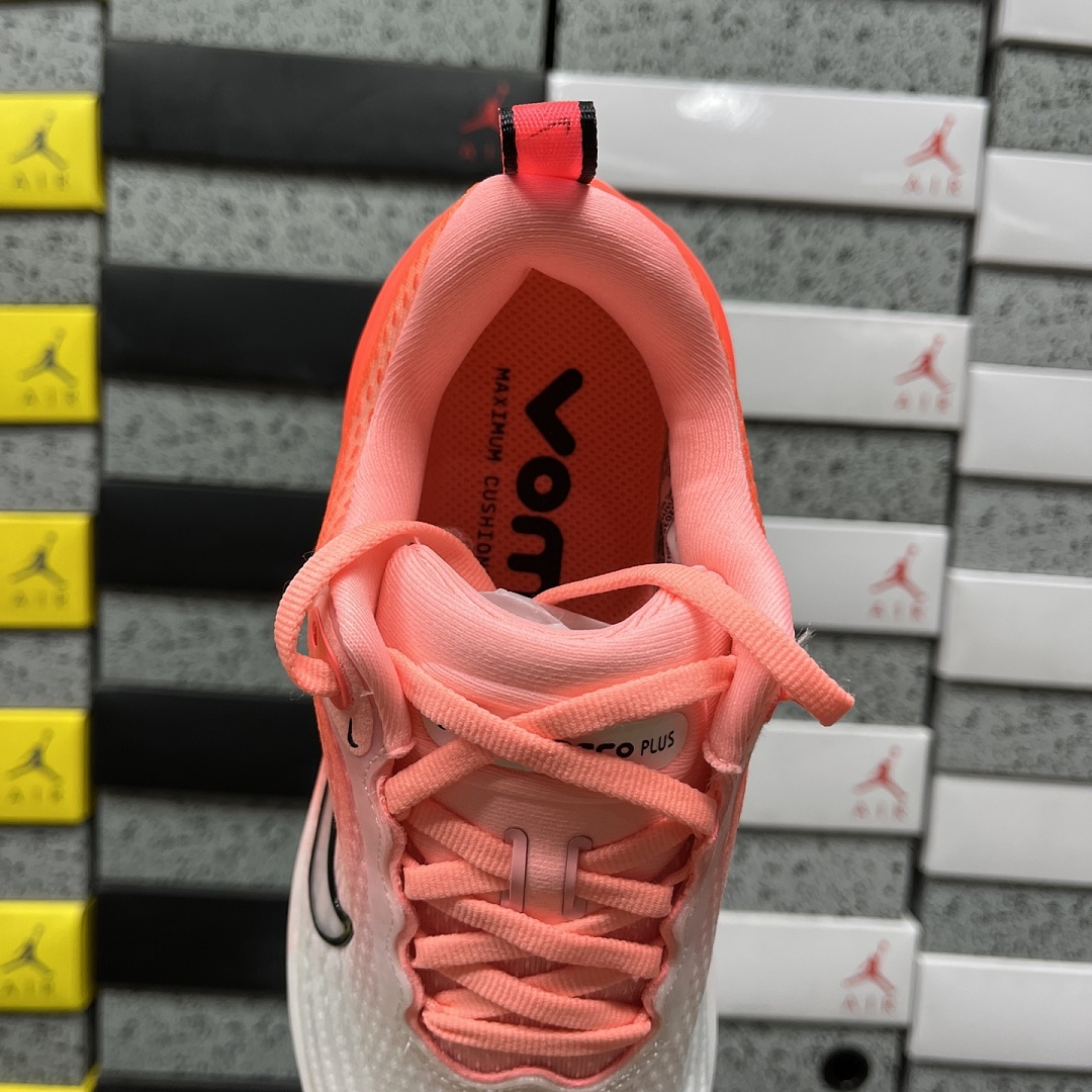 Nike Vomero Plus - Image 2