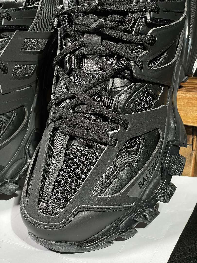 Balenciaga Track - Image 5