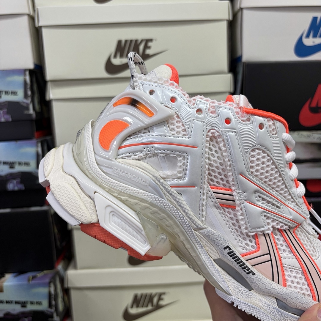 Balenciaga BLCG Runner7.0 - Image 60