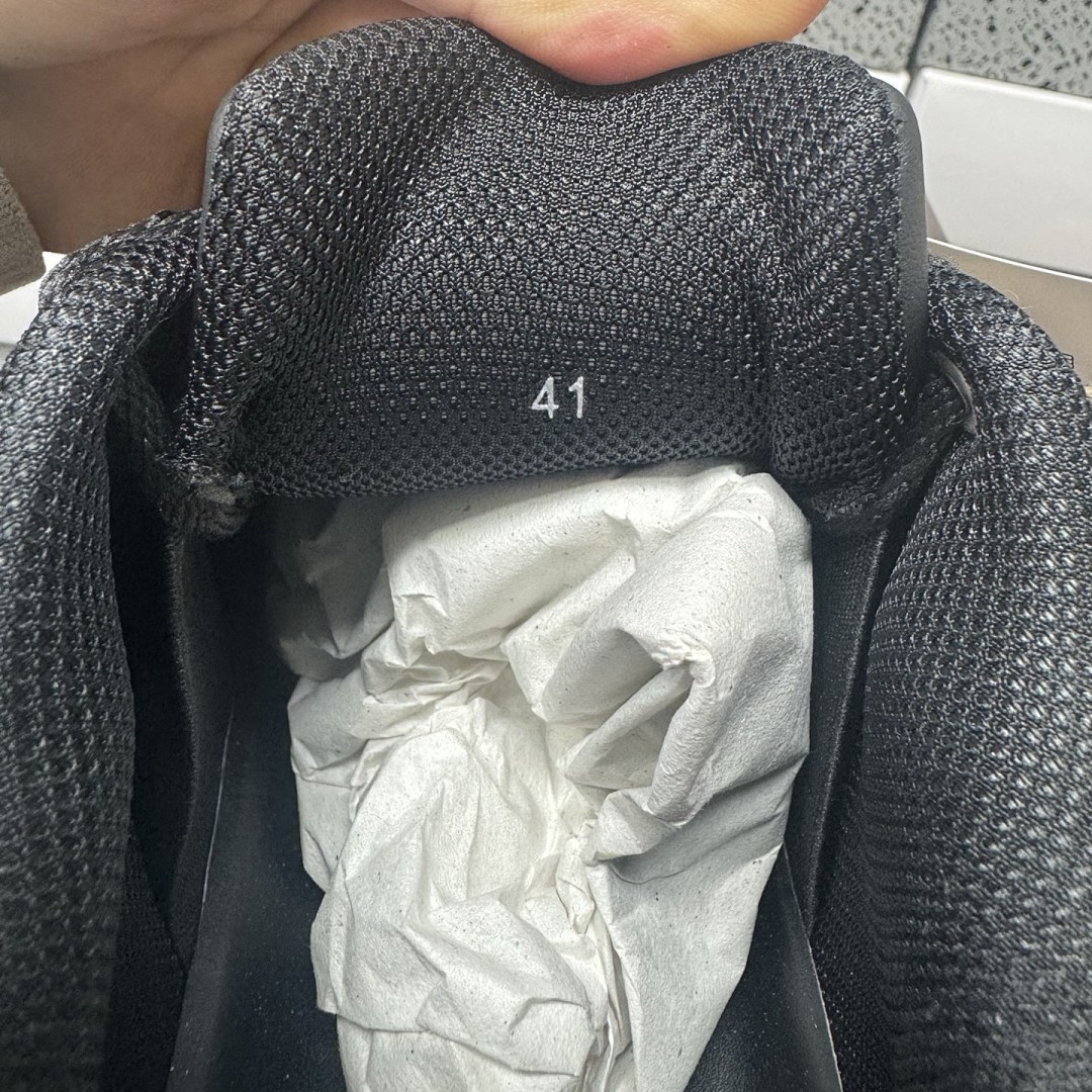 On Running Raf Simons Antei Low Top - Image 2