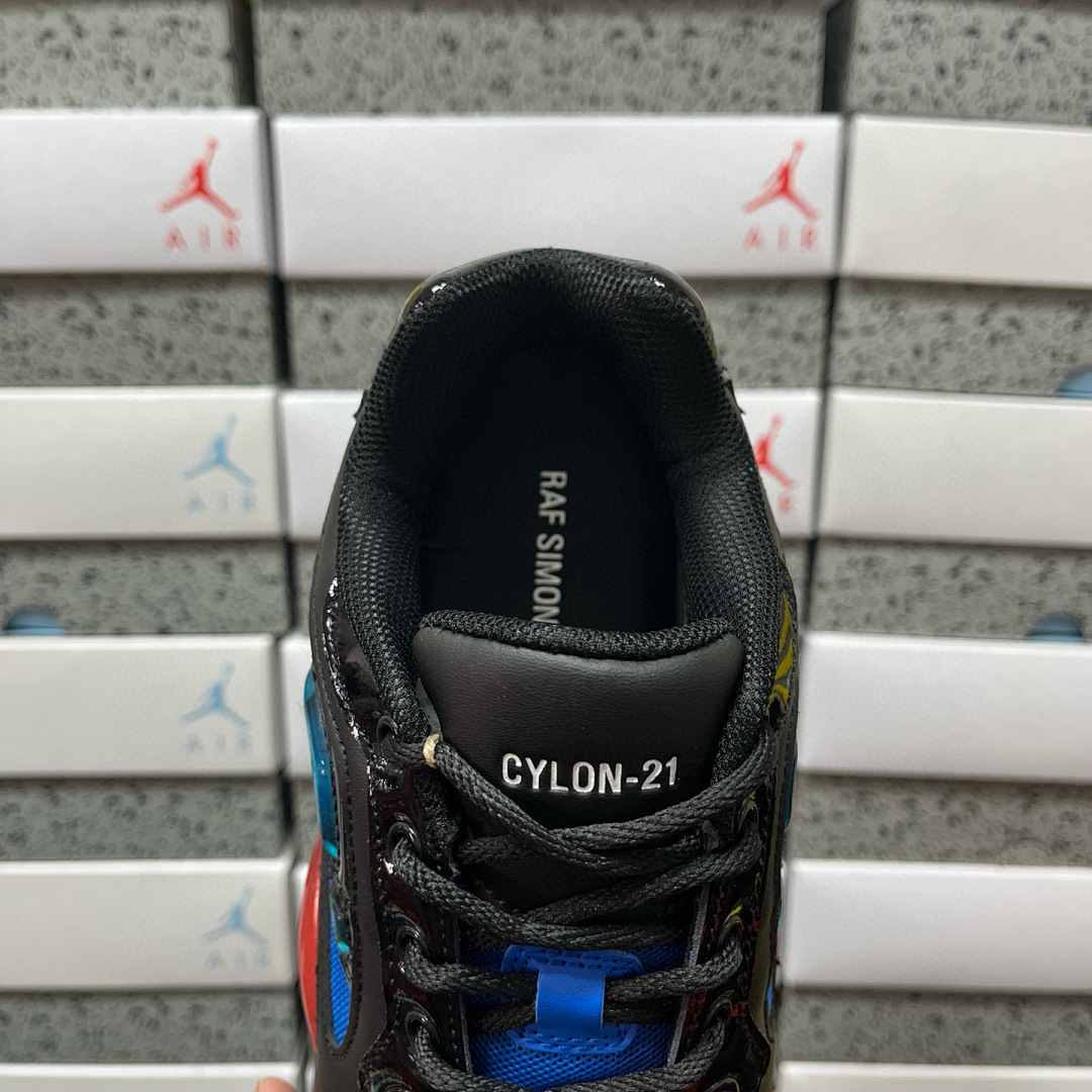 On Running Raf Simons Cylon-21 - Image 6