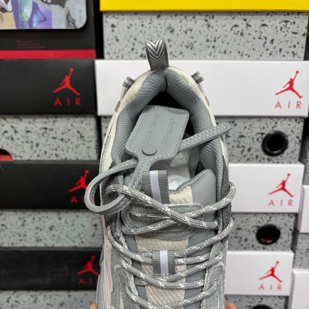Off-White Be Right Back - Image 10