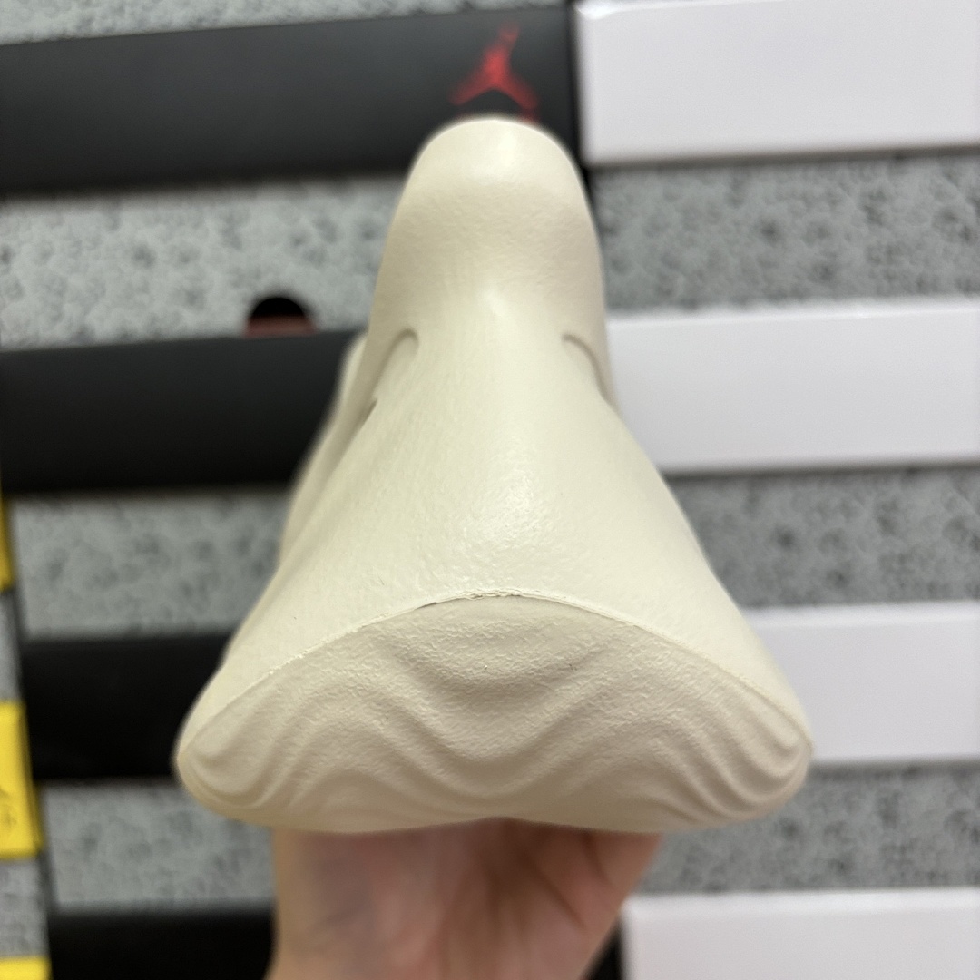 Adidas Slide/Foam Runner - Image 69