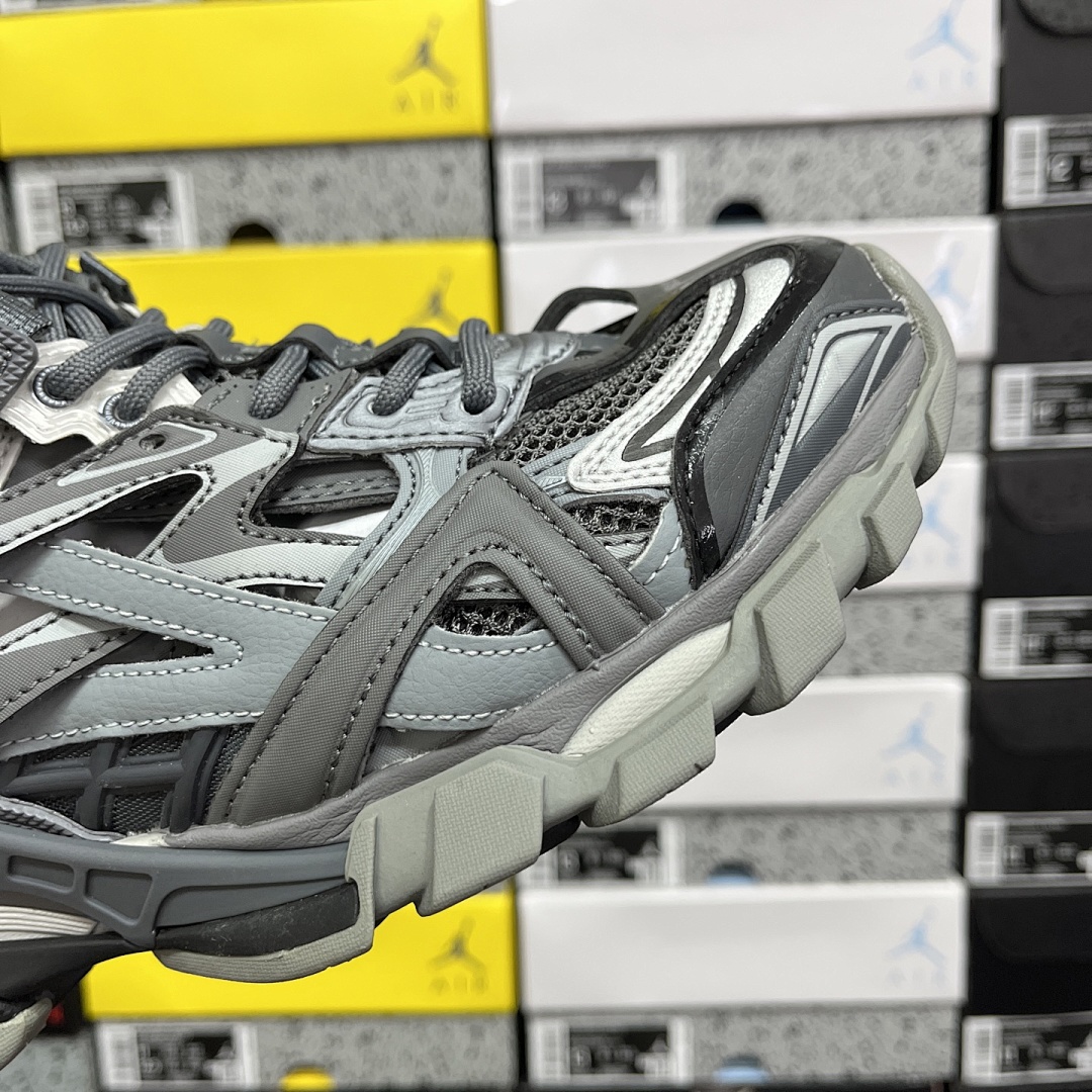 Balenciaga Track 2.0 - Image 82